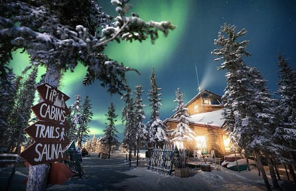 Blachford Lake Lodge Office