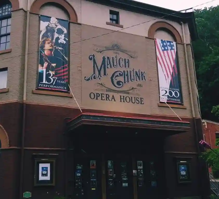 Fun Things to Do in Jim Thorpe PA - Mauch Chunk Opera House